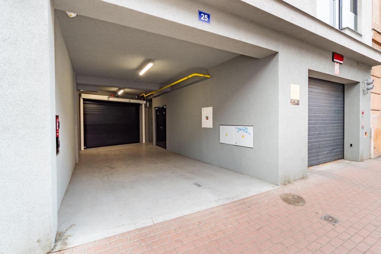 Brand New #31 In Brand New Building With Free Parking In The Center Lejlighed *